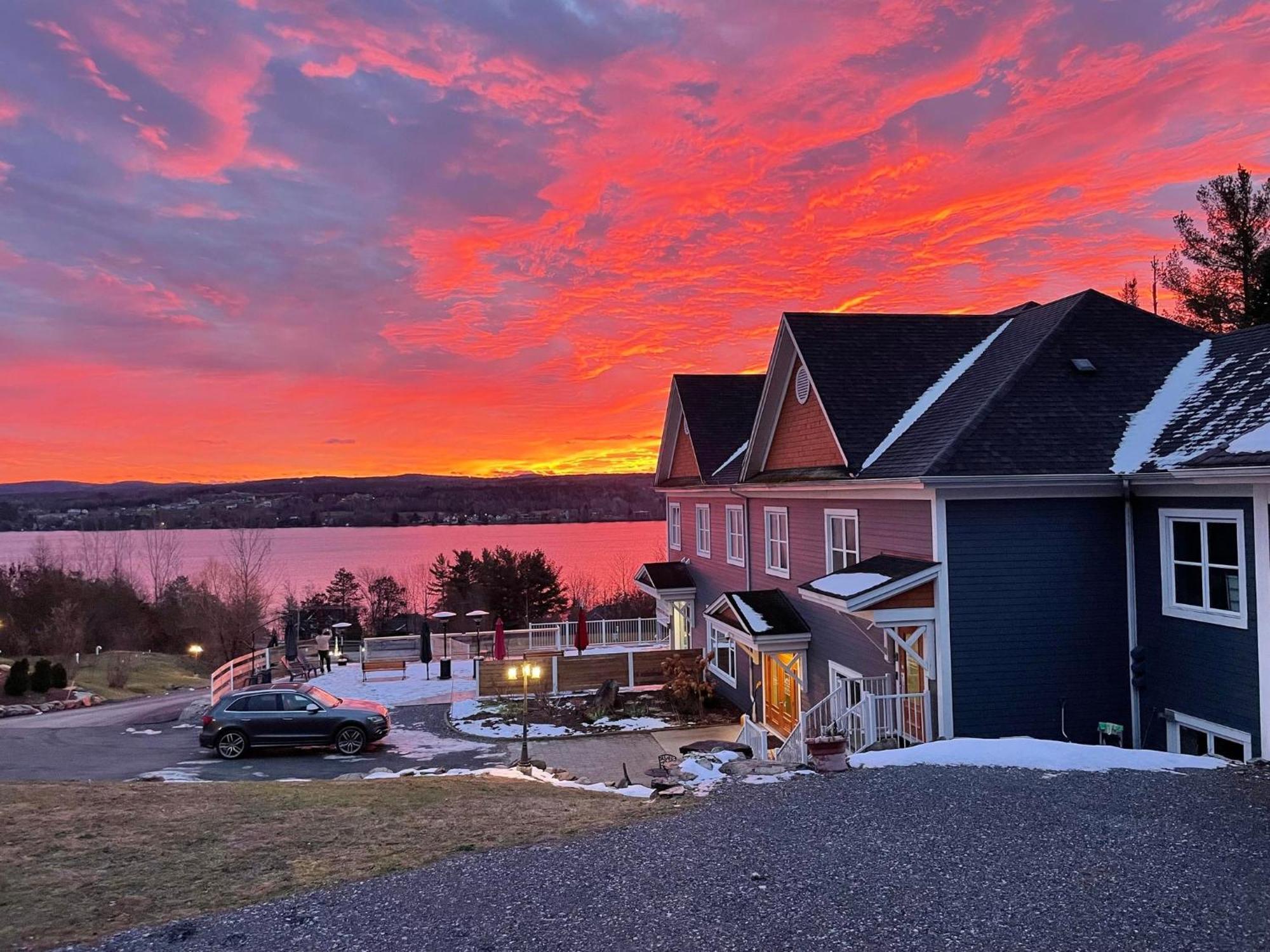 Location Au Sommet Du Lac Magog Exterior foto